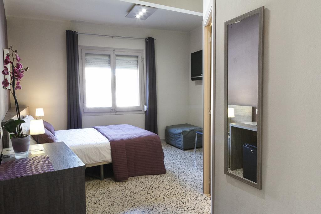 Hostal Fonda Montserrat Cambrils Pokoj fotografie