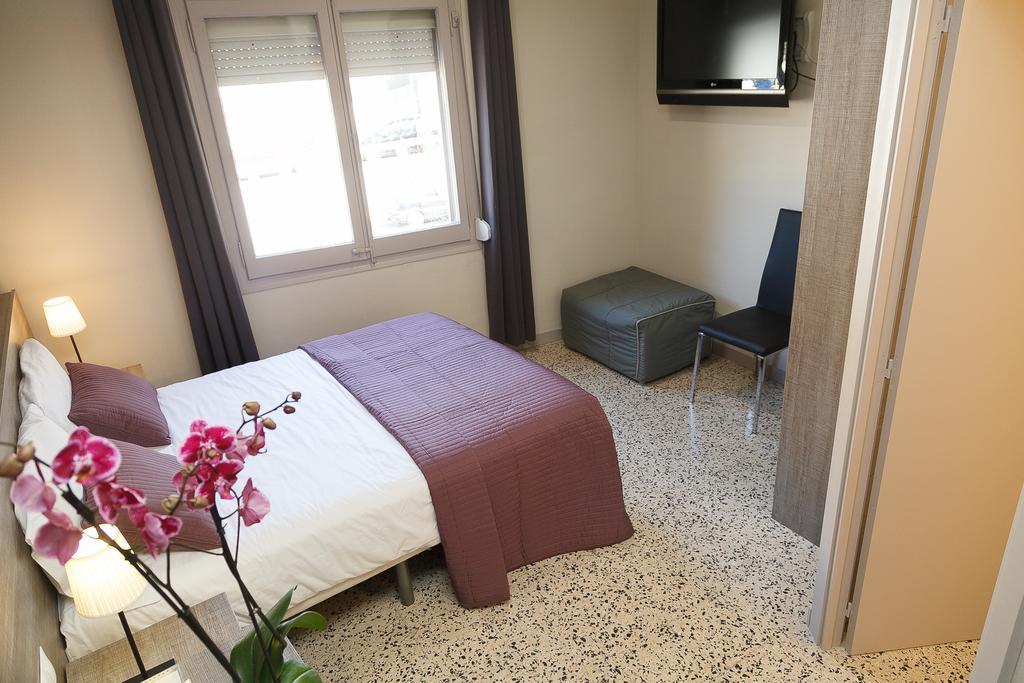 Hostal Fonda Montserrat Cambrils Pokoj fotografie